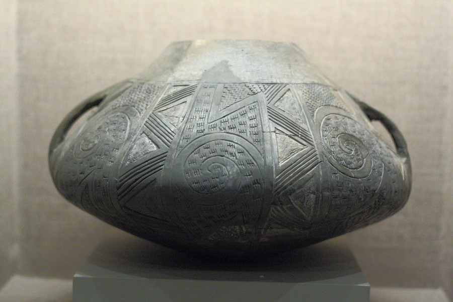 Late Neolithic period vase Volos Museum