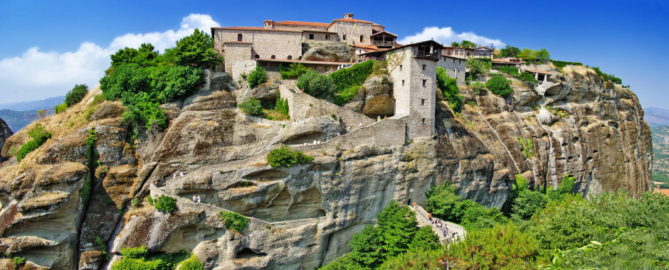 Meteore monastero on top of rock